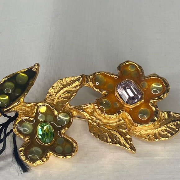 Christian LaCroix Vintage Gold Toned Enamel double flower pin brooch New - Picture 2 of 16